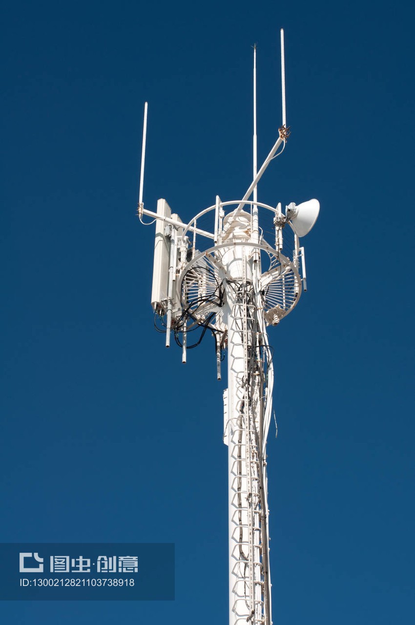 藍天下的通訊中樞 電信塔的角色與意義